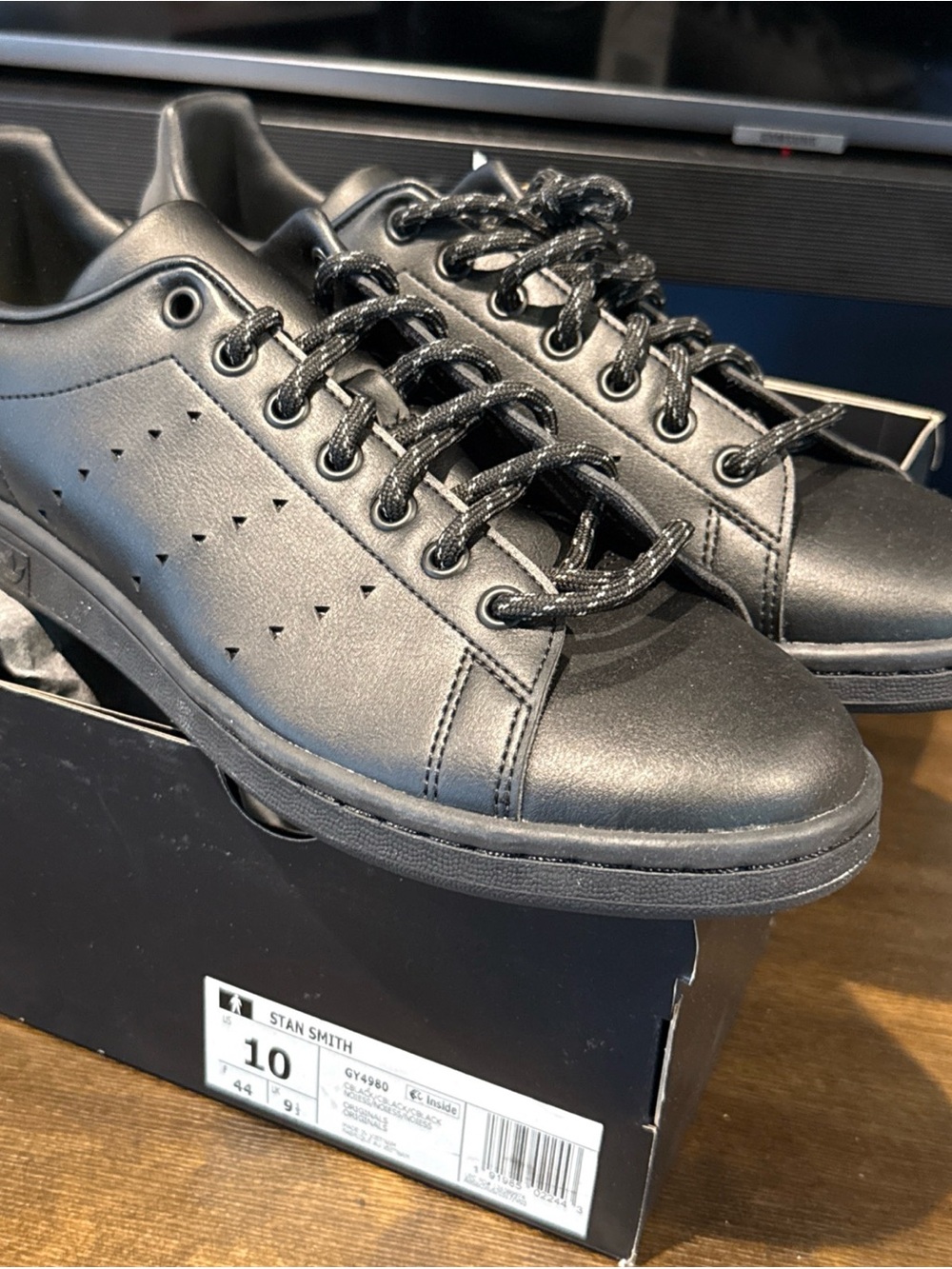 adidas Stan Smith Men's Black Leather Sneakers – All-Black Low-Top